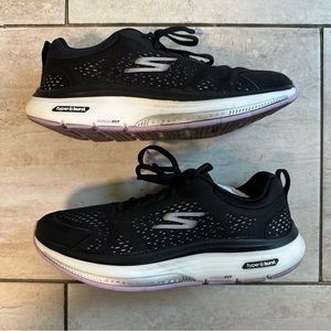 Skechers Arch Fit GO WALK Workout Walker Outpace